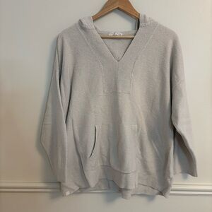 Barefoot Dreams cream V-Neck Hooded Pullover